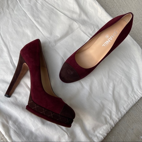 🎁🥂HP🥂🎁 Chanel Burgundy Suede Cap Toe Heels - Picture 3 of 12